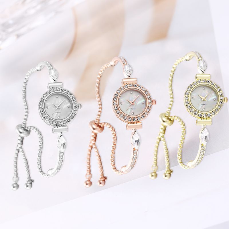 Diamond Dial Decorative Pull-out Bracelet Watch